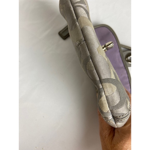 Coach wristlet - Picture 10 of 10